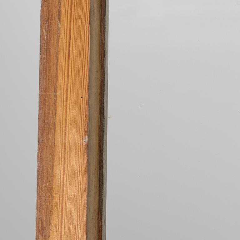 Display cabinet, 19th century.