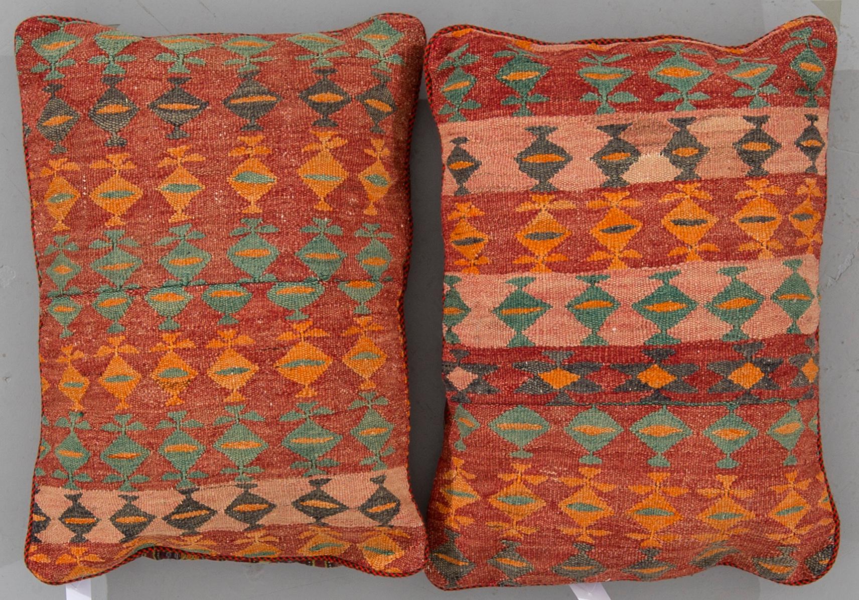 KUDDAR, ett par, Persiska, kelim, ca 80 x 60 cm.