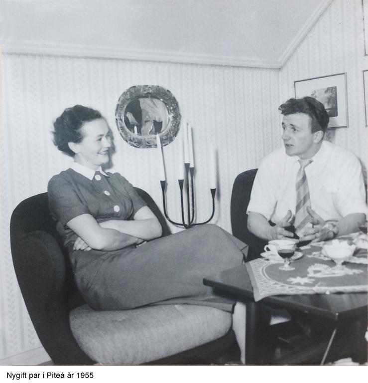 Arne Norell, A pair of Arne Norell 'Tummen/ The Thumb' easy chairs, Gösta Westerbergs Möbler, Stockholm 1950's.