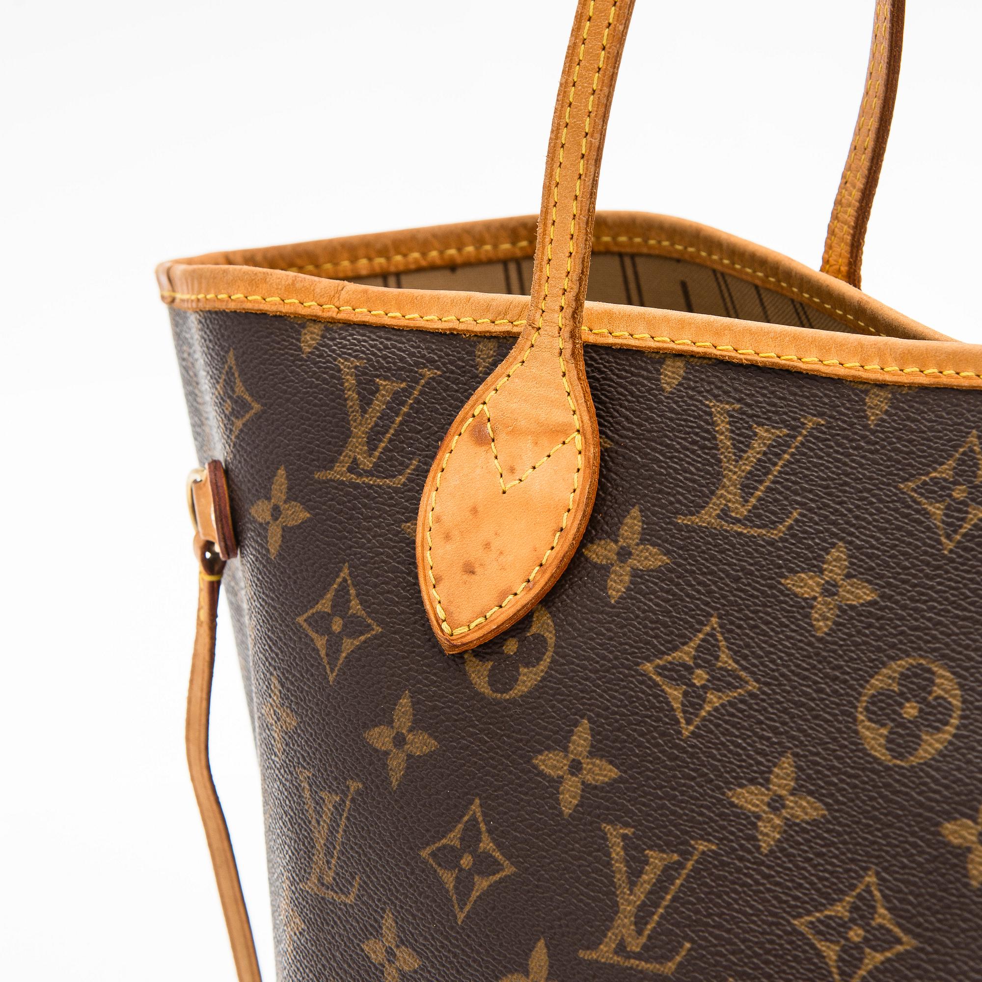 Louis Vuitton, a Monogram Canvas 'Neverfull MM' bag.