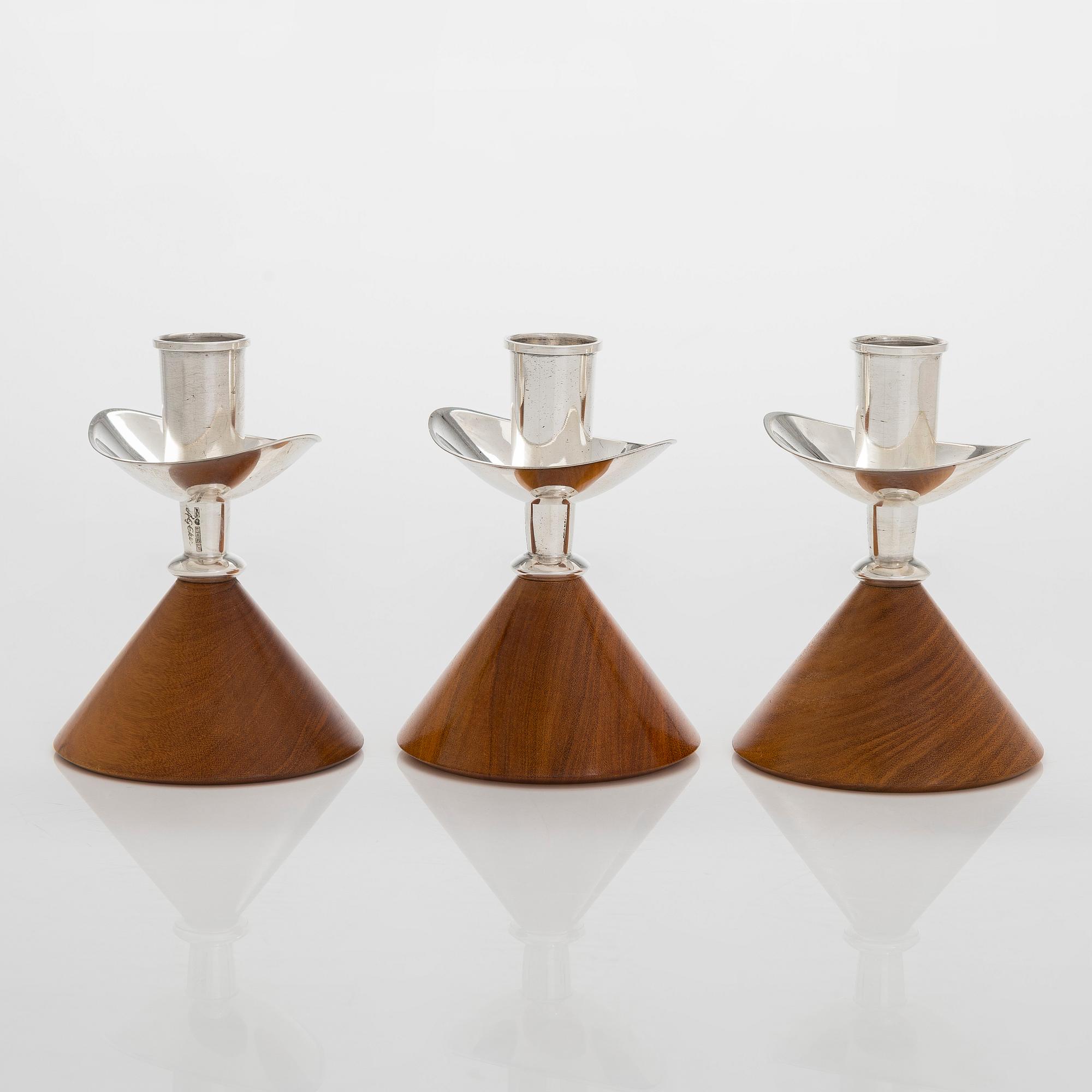 Anna-Greta Eker, ljusstakar, 3 st, silver och mahogny, Auran Kultaseppä, Åbo 1961-64.