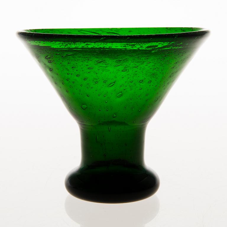 KAJ FRANCK, Two glass bowls, signed, Iittala and Nuutajärvi, 1950s-60s.