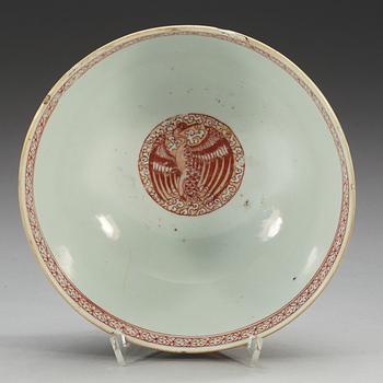 A wucai decorated bowl, Ming dynasty, 17th Century, with Chenghua six character mark.