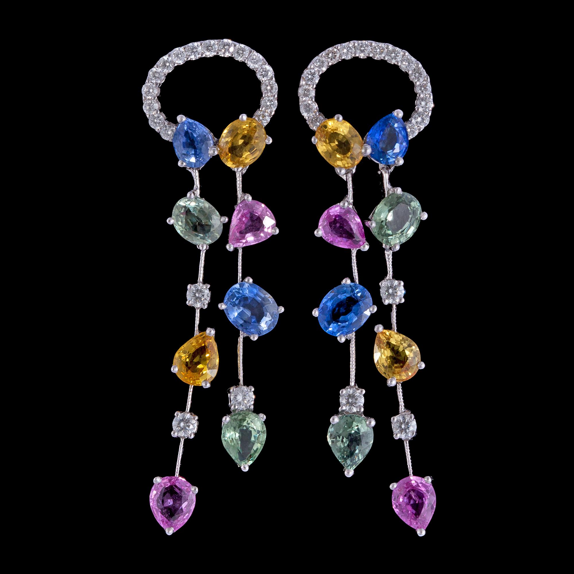 A pair of multi coloured sapphire, tot. 6.11 cts, and brilliant cut diamonds, tot. 0.54 cts.