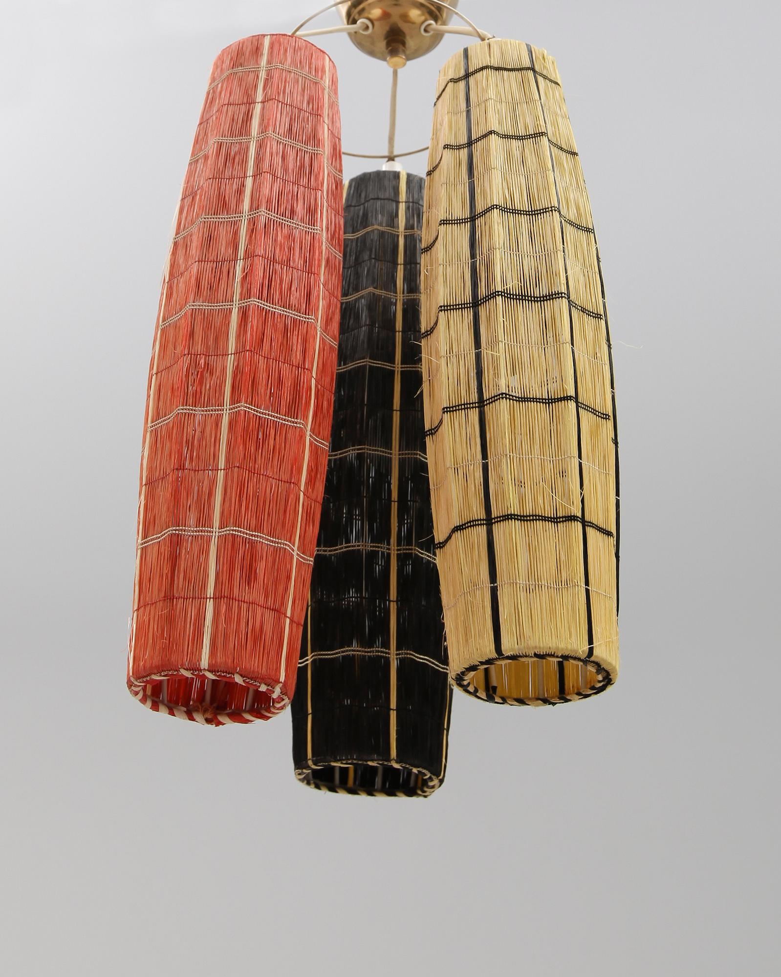 TAKLAMPA, 1950-tal. Höjd ca 52 cm.