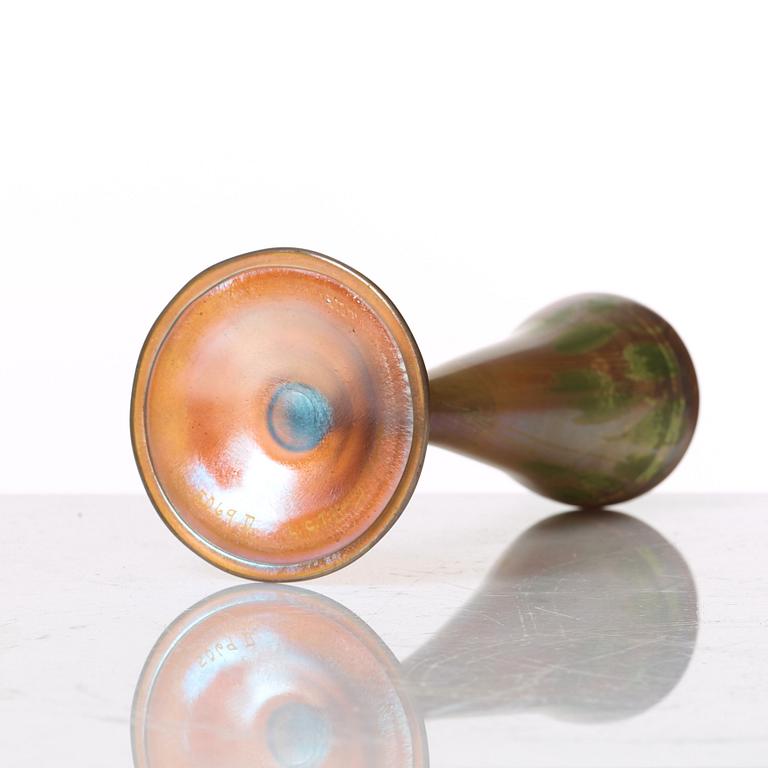 Louis Comfort Tiffany, a Favrile glass vase, U.S.A, 1909.