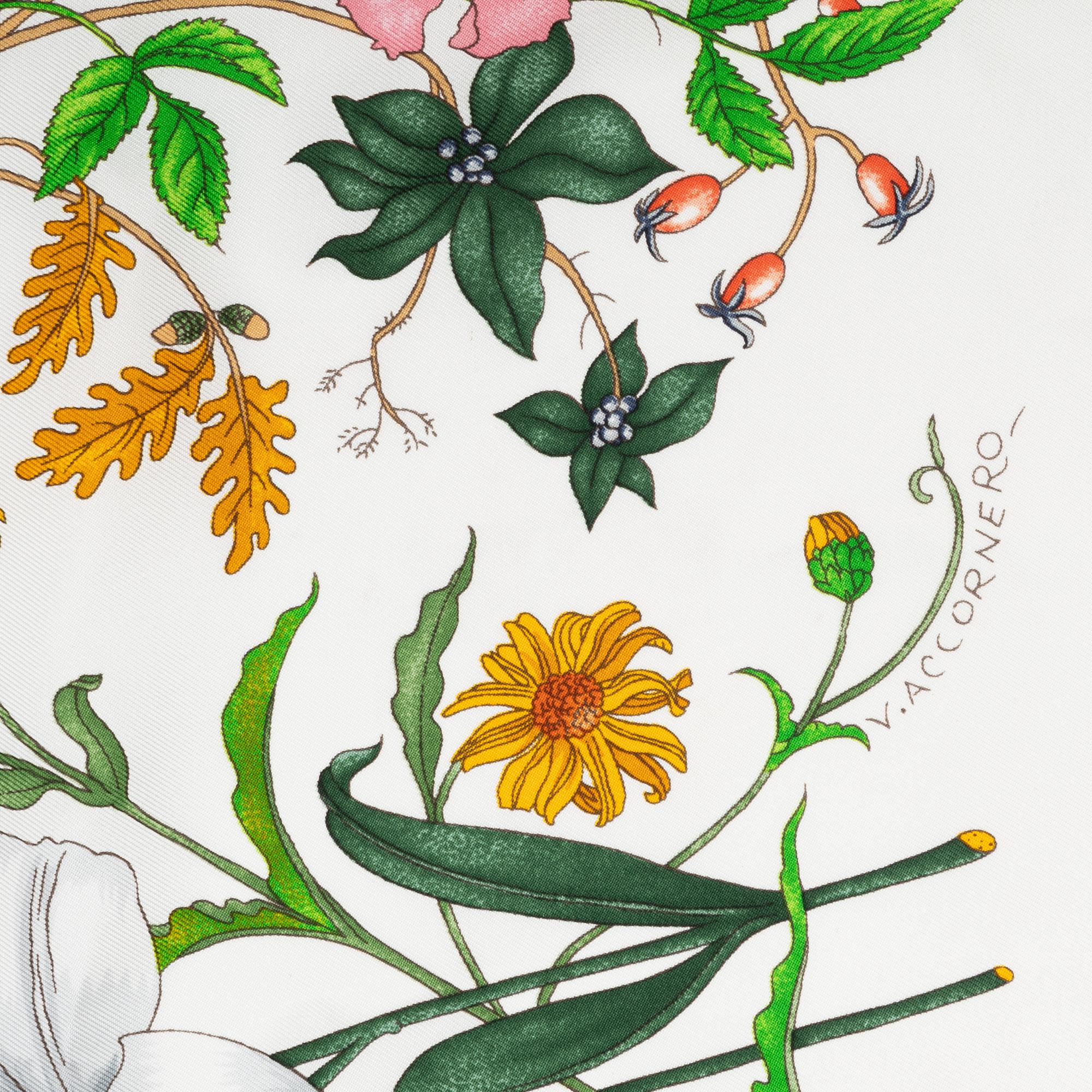Gucci, a 'Flora' silk scarf.