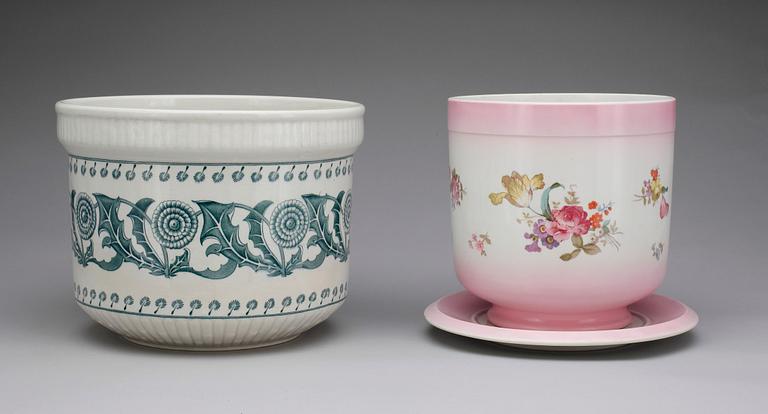 YTTERFODER, 2 st, porslin, Rörstrand resp Gustavsberg. 1900-talets början.