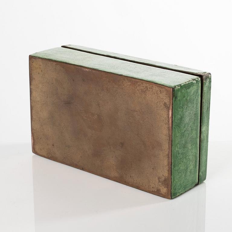 An enamelled box with cover, a mirror and a stamp, late Qing dynasty.