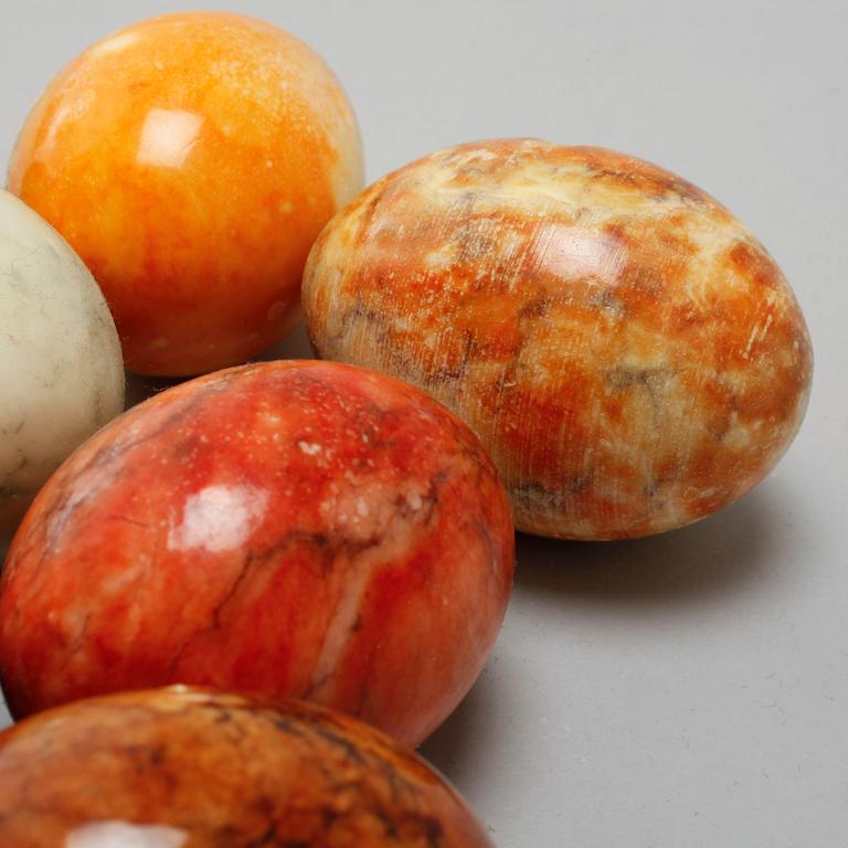 ÄGG, 11 st, alabaster, Italien, 1900-talets andra hälft.