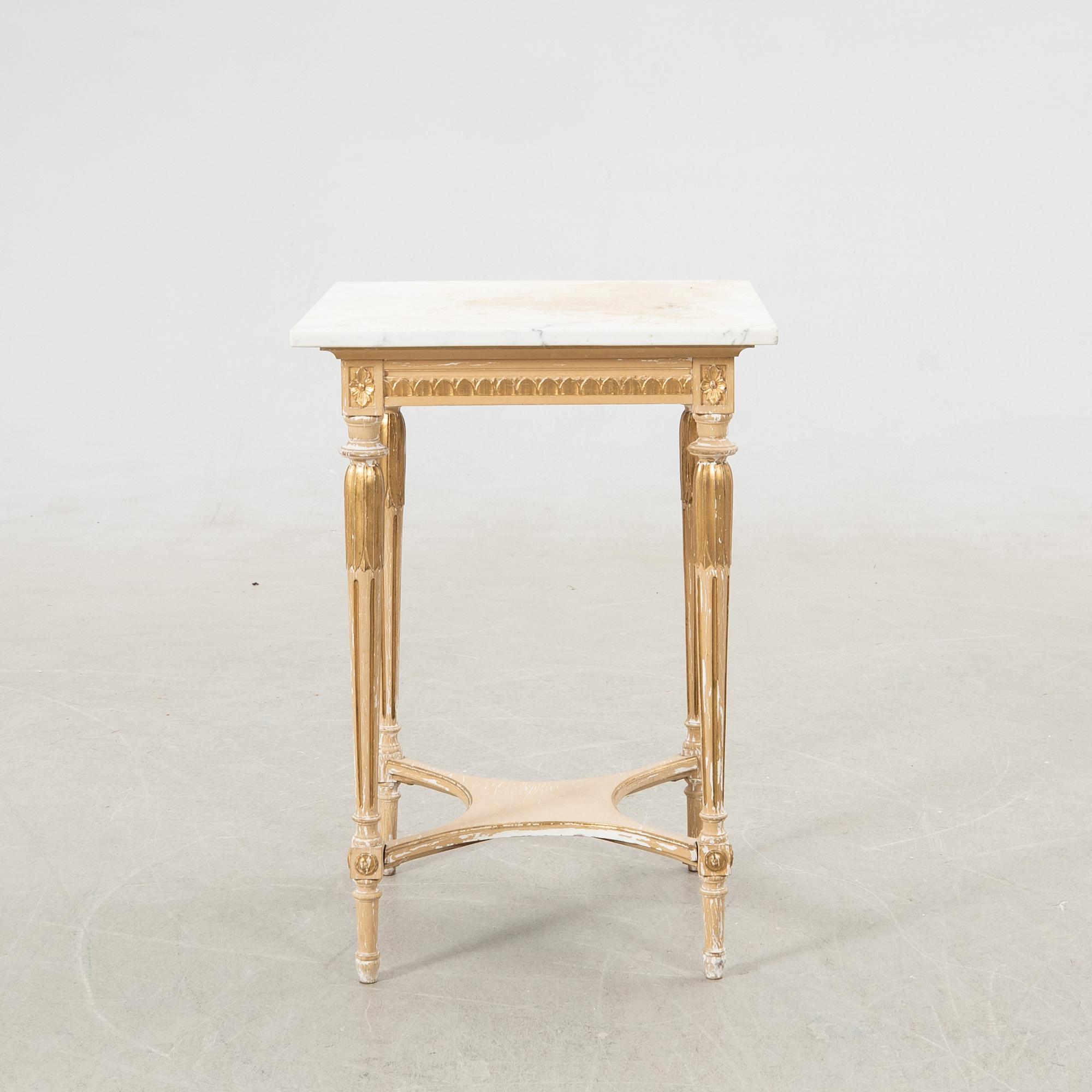 Side table/Pedestal Gustavian style first half of the 20th century.