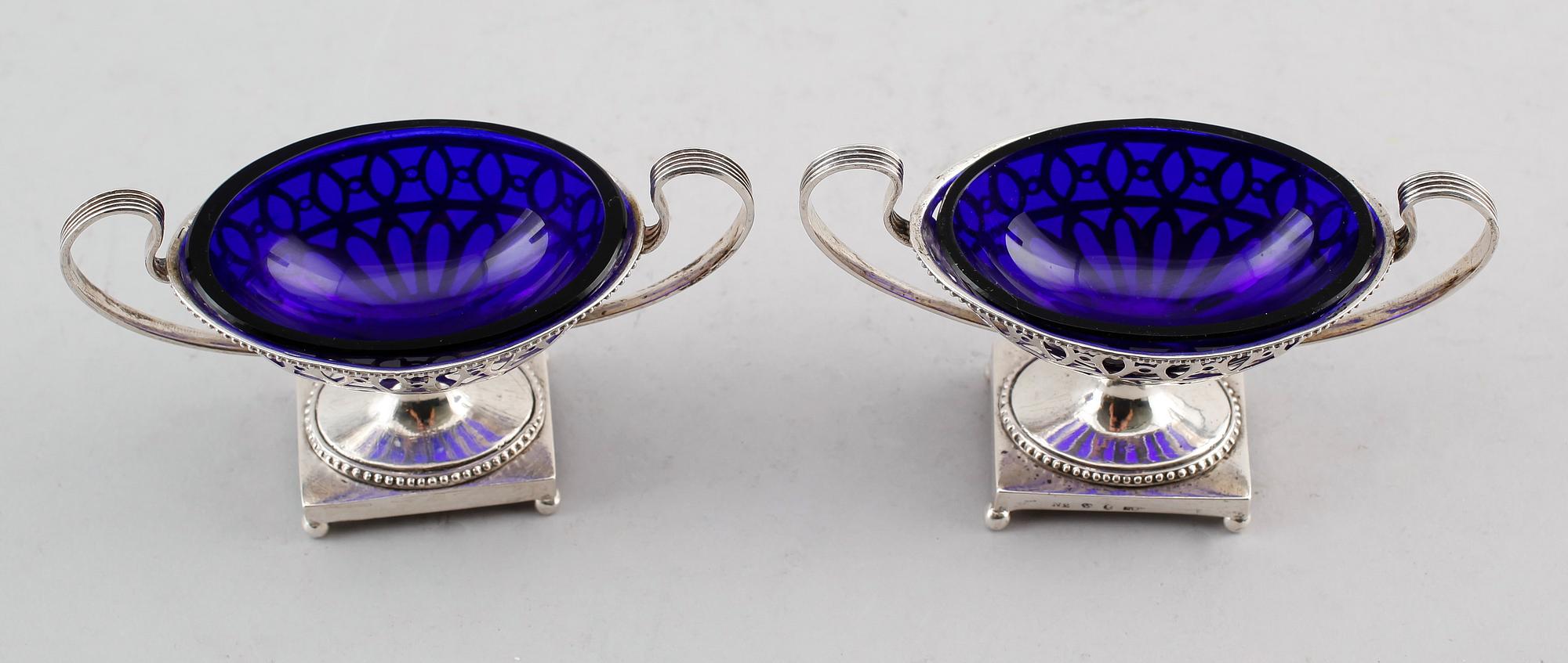 SALTKAR, 1 par, Johan Fredrik Wildt, Stockholm 1795. Vikt ca 160 gram.