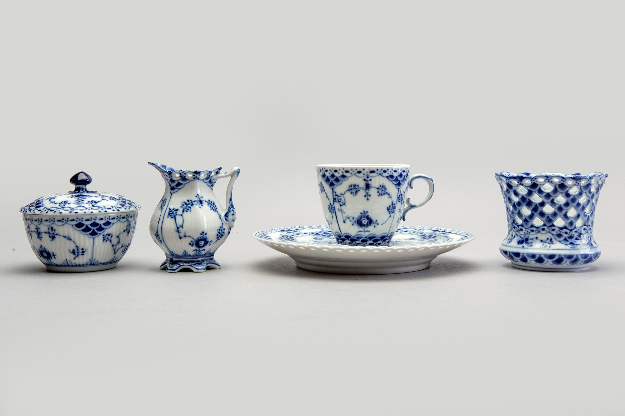 Servis Muselmalet hel och halvblonde 33 dlr Royal Copenhagen 1900-talets andra hälft porslin.