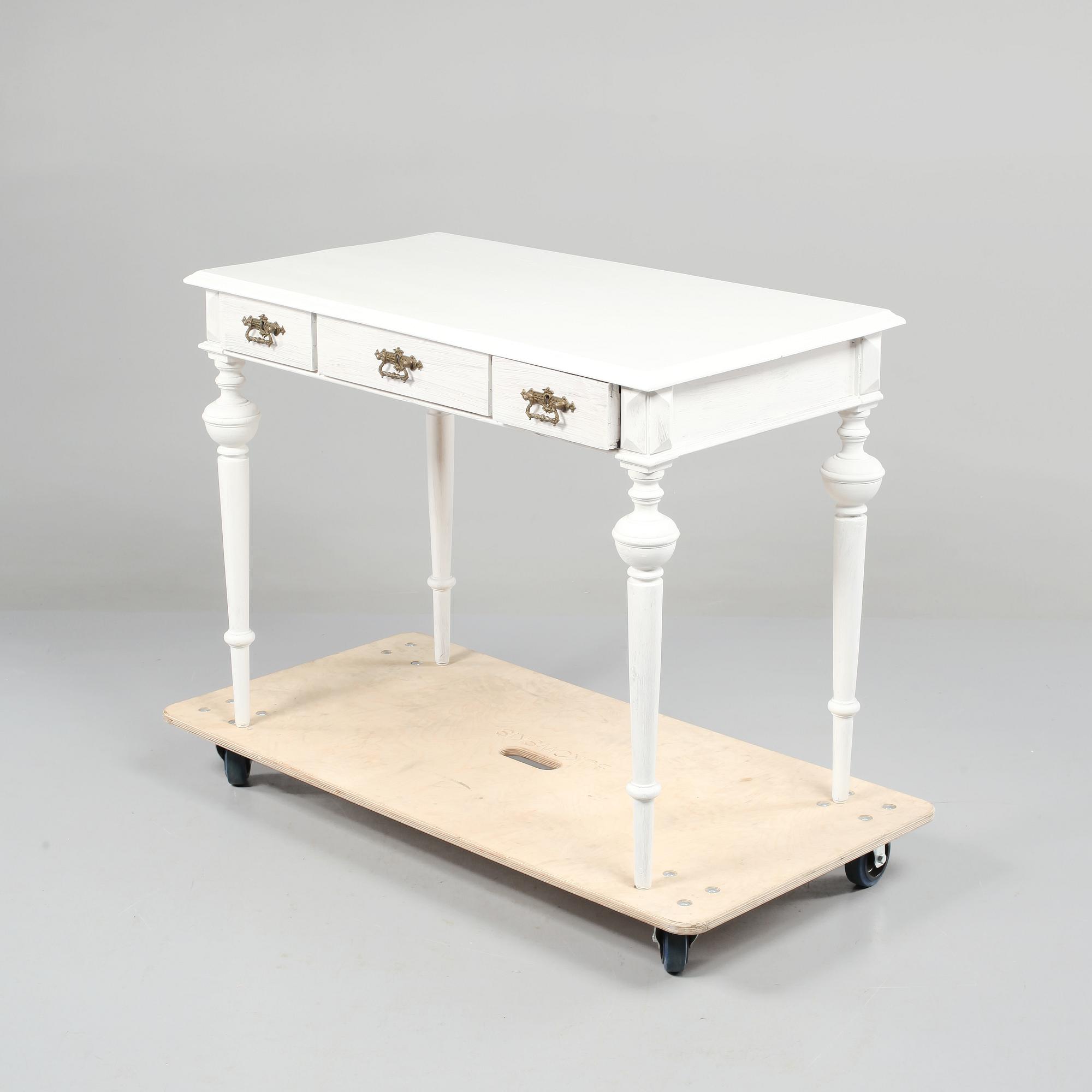 SKRIVBORD, nyrenässans, sent 1800-tal.