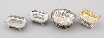 SALTKAR, 4 st, silver, Ryssland, 1825/1837/1839, en med otydliga stämplar. Vikt ca 184 g.