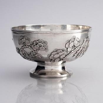 A Chinese silver bowl, Shanghai, early 20th century. Marked Zee Wo.