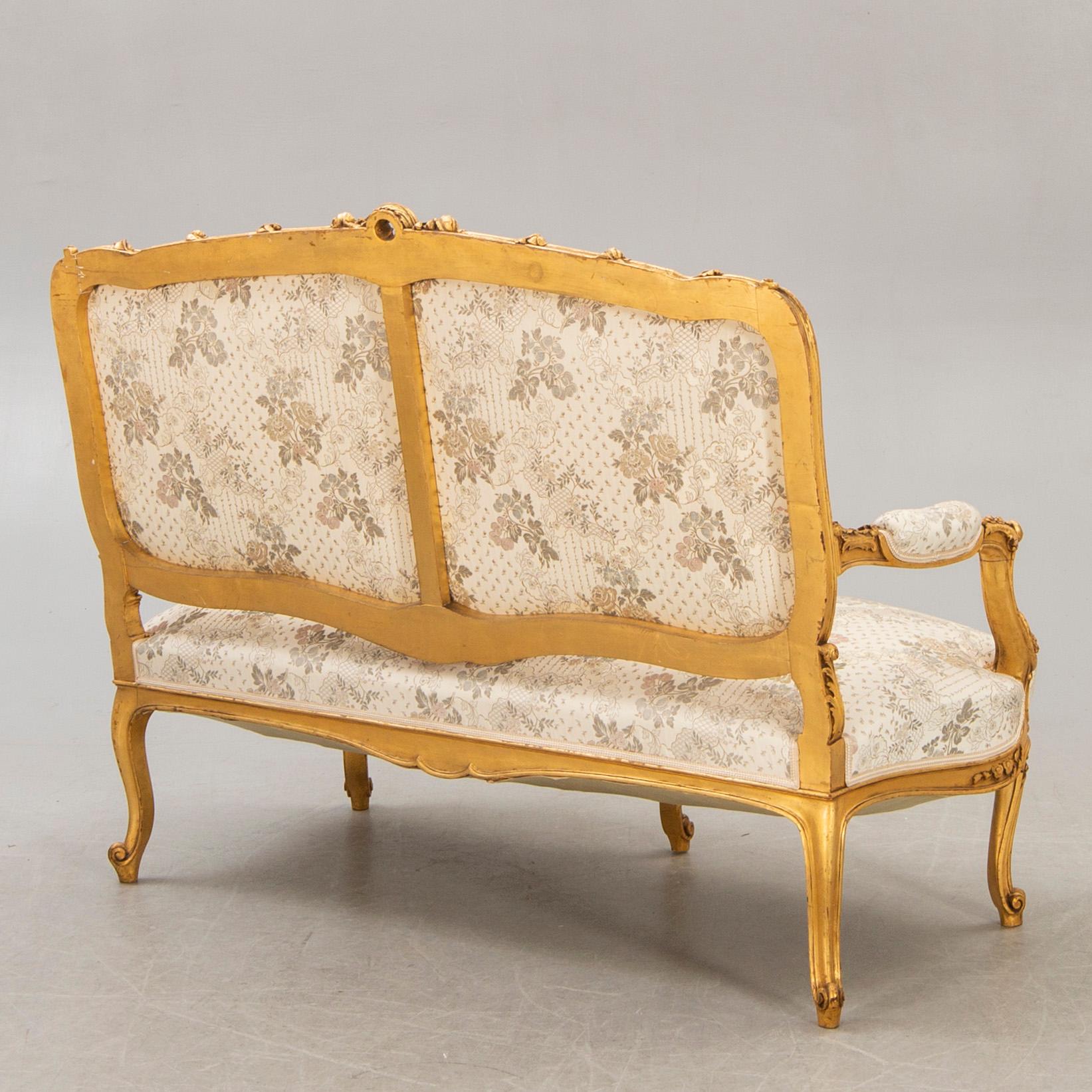A seven pcs Louis XV style suit first half/mid 1900s.
