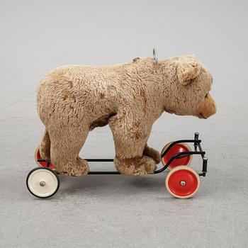 A toy bear from Steiff, first half of the 20th century.