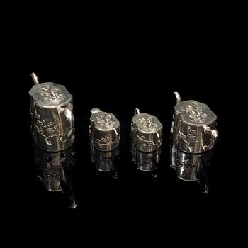 A CHINESE TEA AND COFFE SET, 5 PCS, silver, Shanghai ca 1900, Wo Shing.