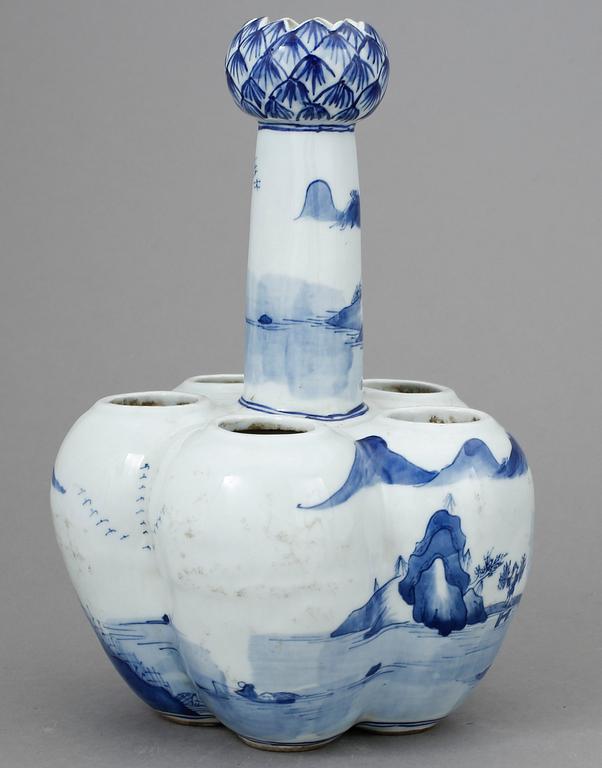 TULPANVAS, porslin, Kangxis märke, 1900-tal.