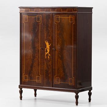 Cabinet, first half of the 20th century.