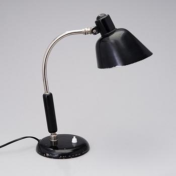 SKRIVBORDSLAMPA, modell 2008, Orno. Formgiven 1939.
