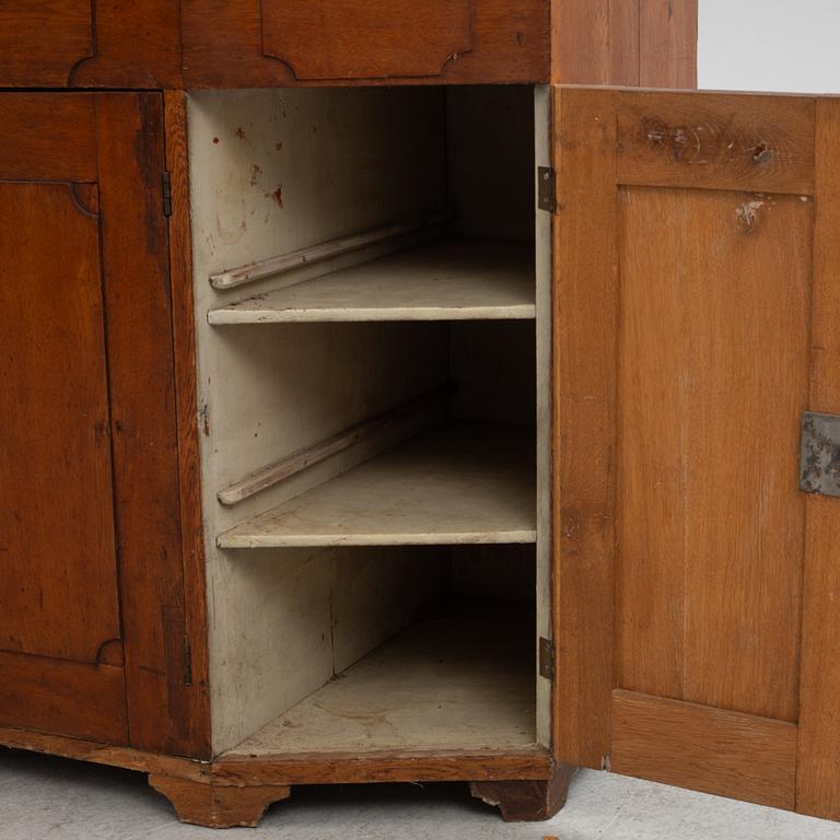 An oak sideboard, around 1800.