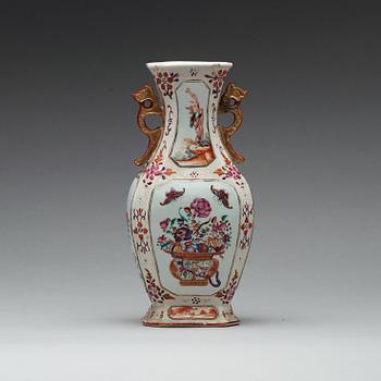 VAS, kompaniporslin. Qingdynastin, Qianlong (1736-95).