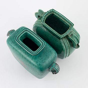 Wilhelm Kåge, vas, stengods, "Argenta", Gustavsberg samt lockurna, omärkt,