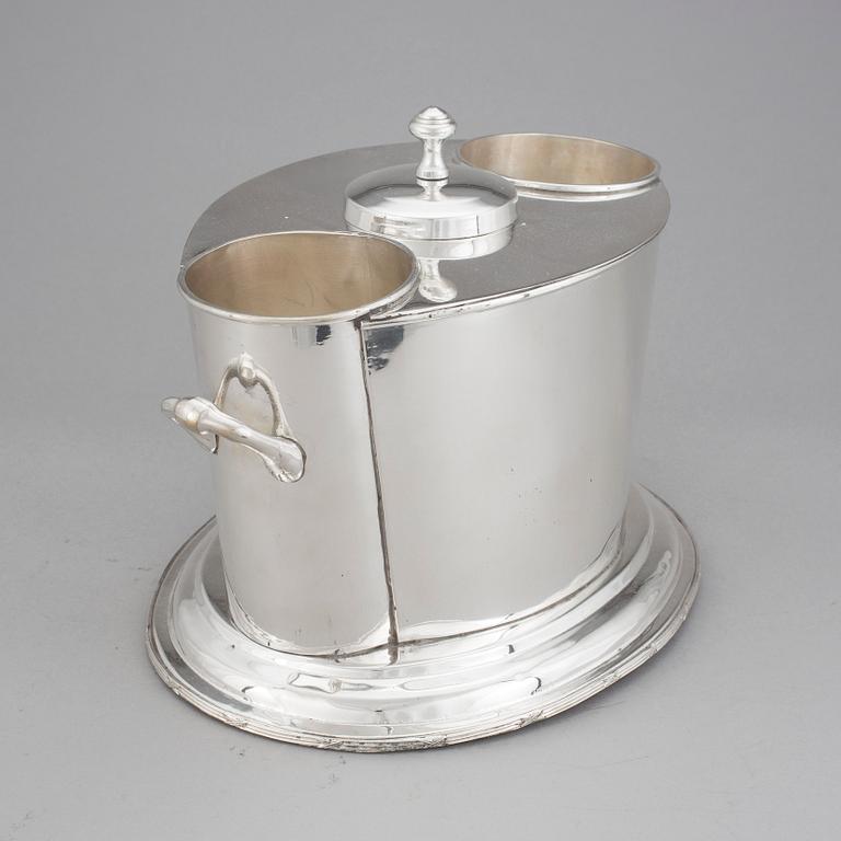 VITVINKYLARE, för två flaskor, 1900-talets slut.