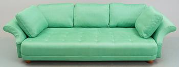 A Josef Frank 'Liljevalchs' sofa, Svenskt Tenn.