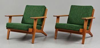 FÅTÖLJER, ett par, "GE-290", Hans Wegner, Getama Gedsted, omkring 1900-talets mitt.
