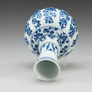 VAS, porslin. Qing dynastin, Kangxi (1662-1722).