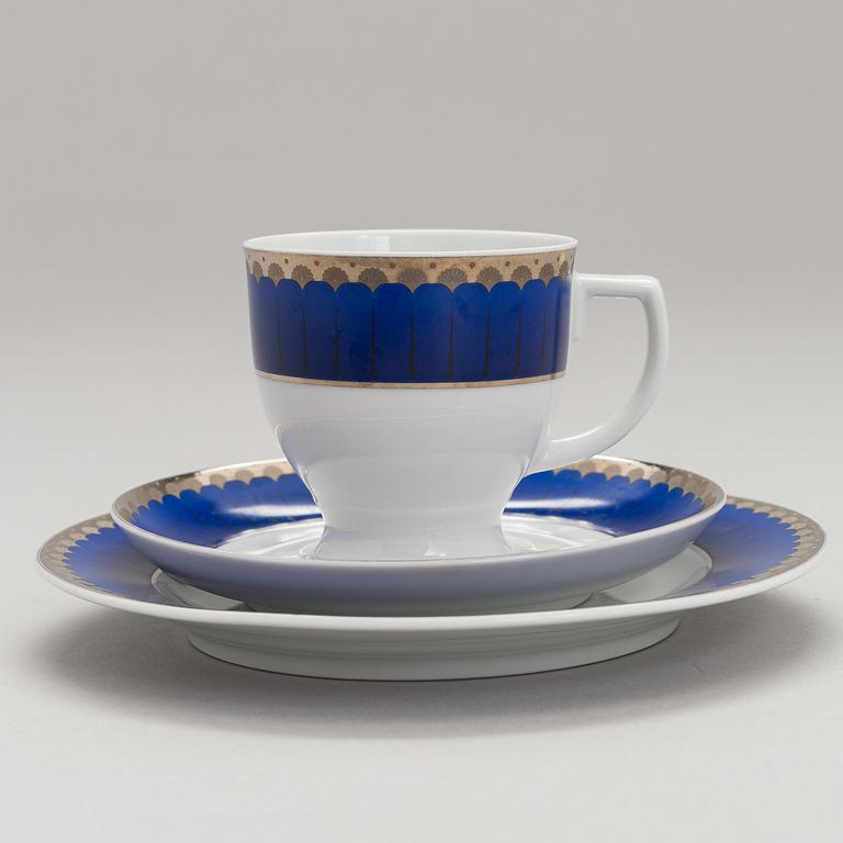 SIGVARD BERNADOTTE, RUOKA-ASTIASTO, 76 osaa, posliinia, "Christineholm".