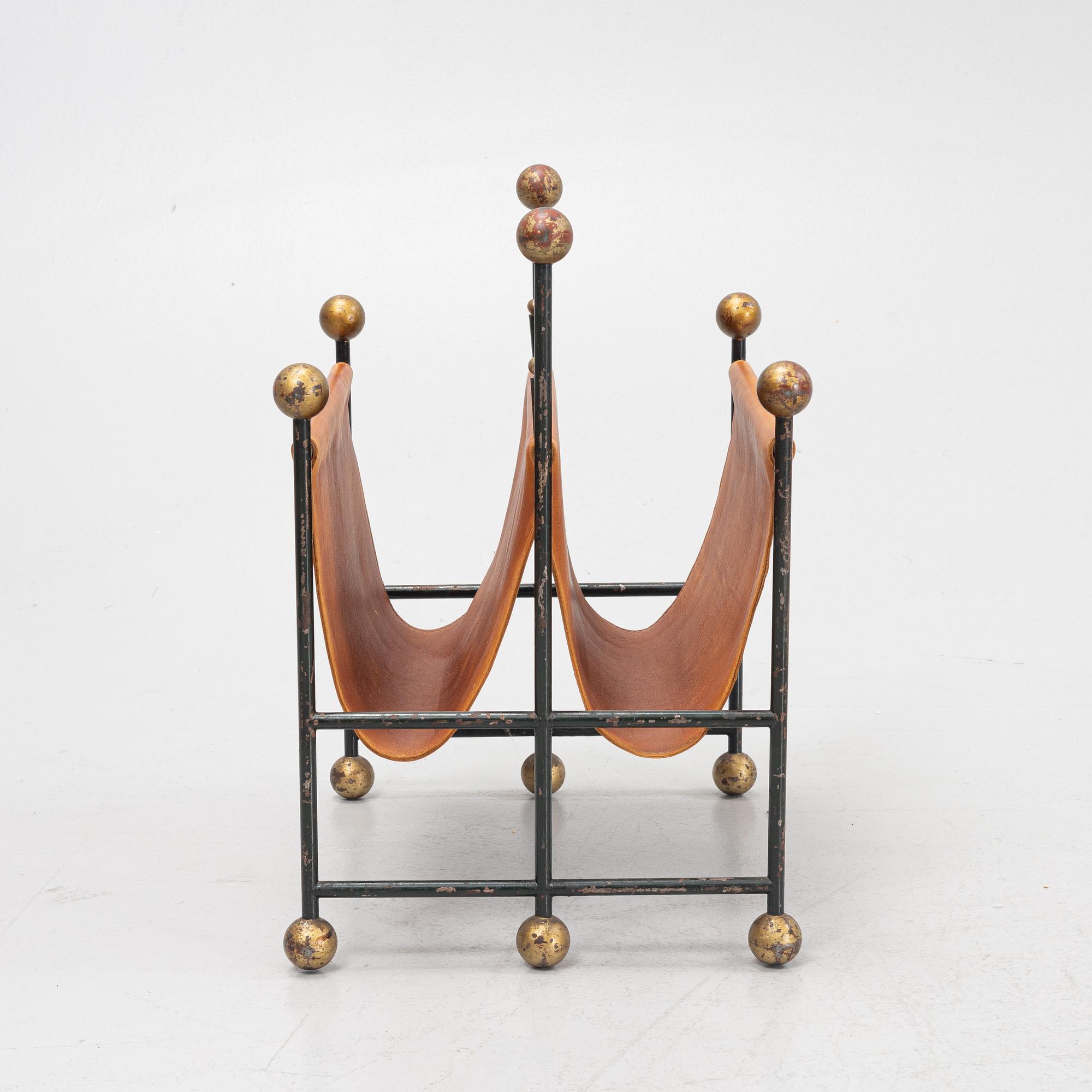 Tidningsställ, 1900-tal.