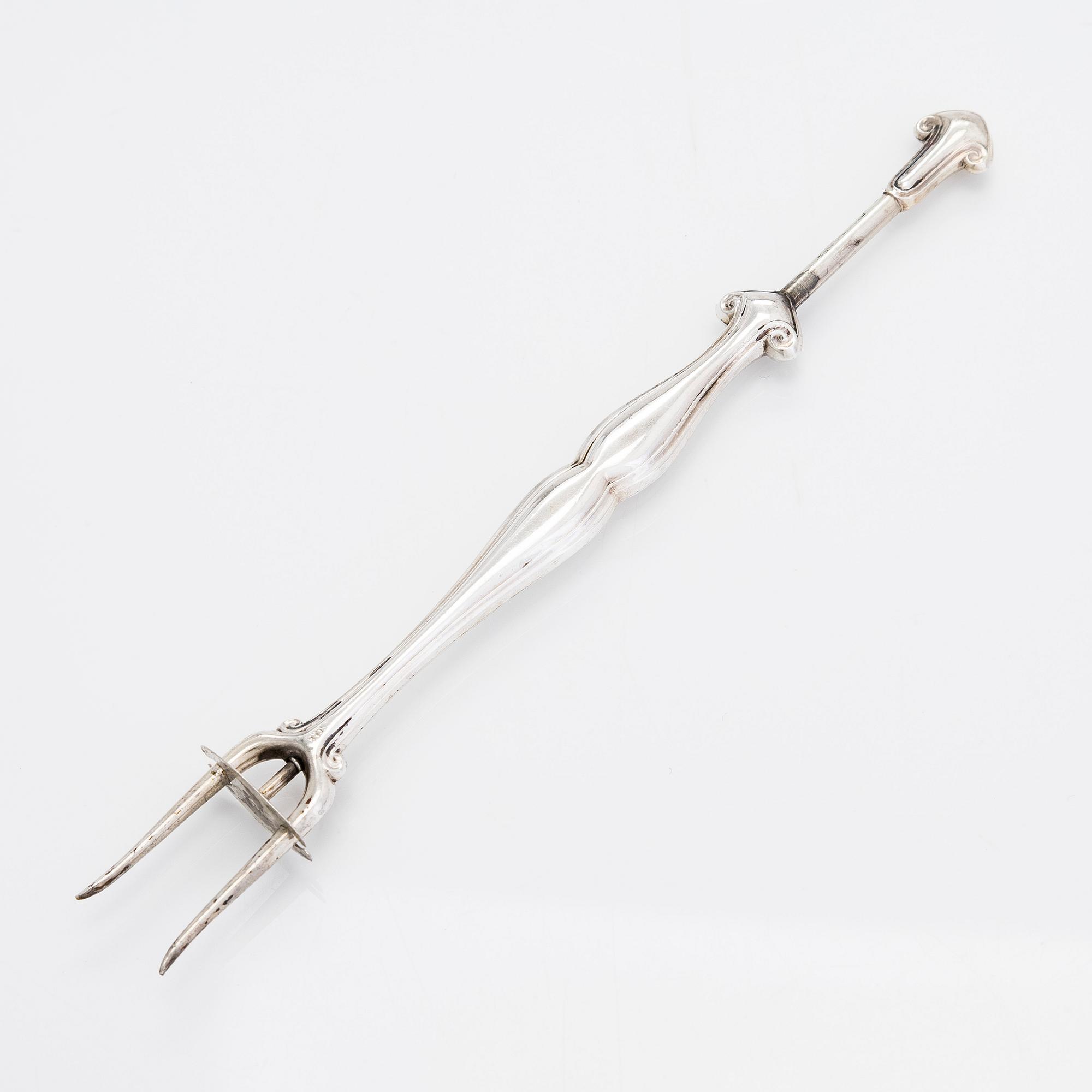 A set of six vodka cups, five napkin rings, a champagne whisk, and a tong, silver, Turku and Hämeenlinna, 1938, 1970.