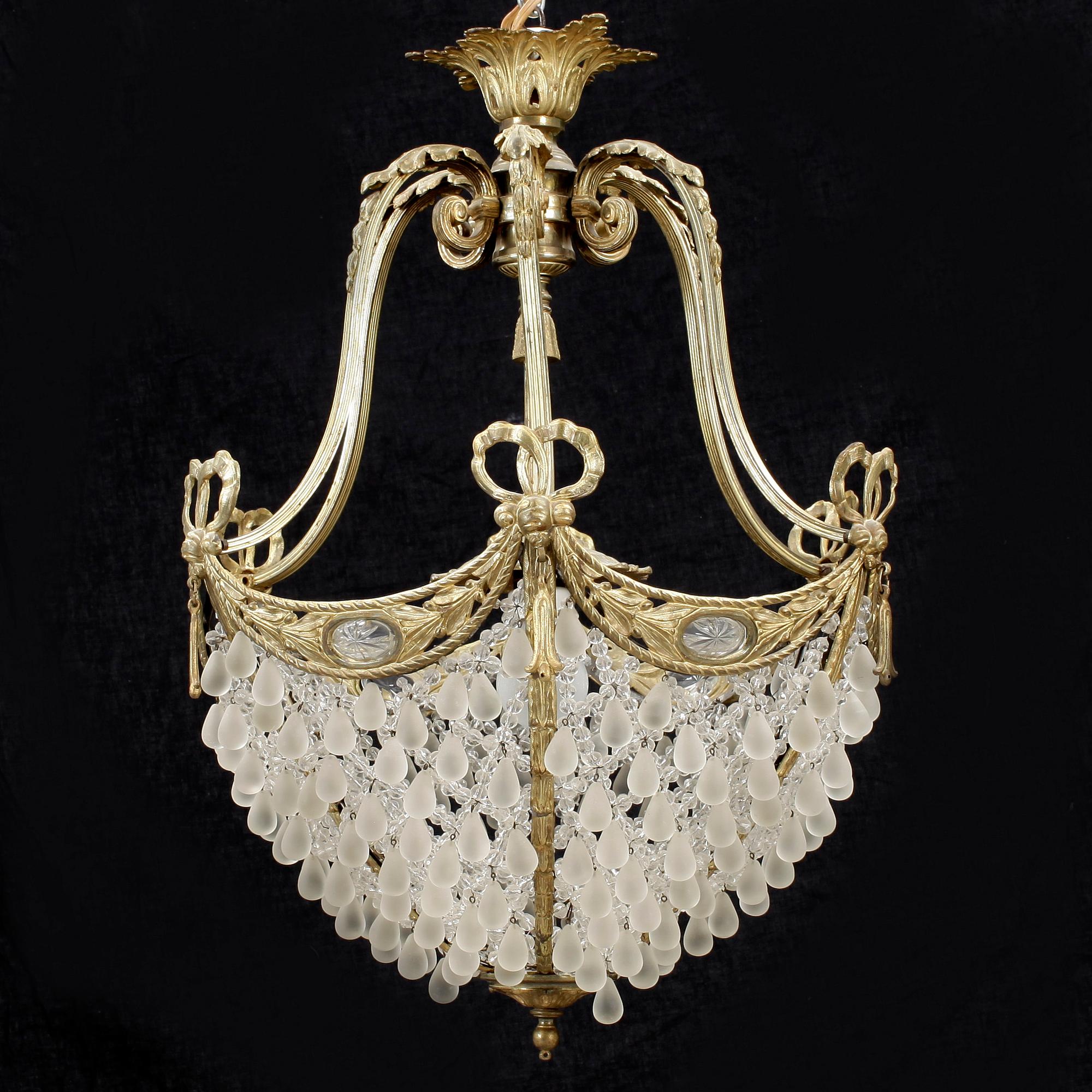 TAKKRONA, omkring 1900. Höjd ca 70 cm.