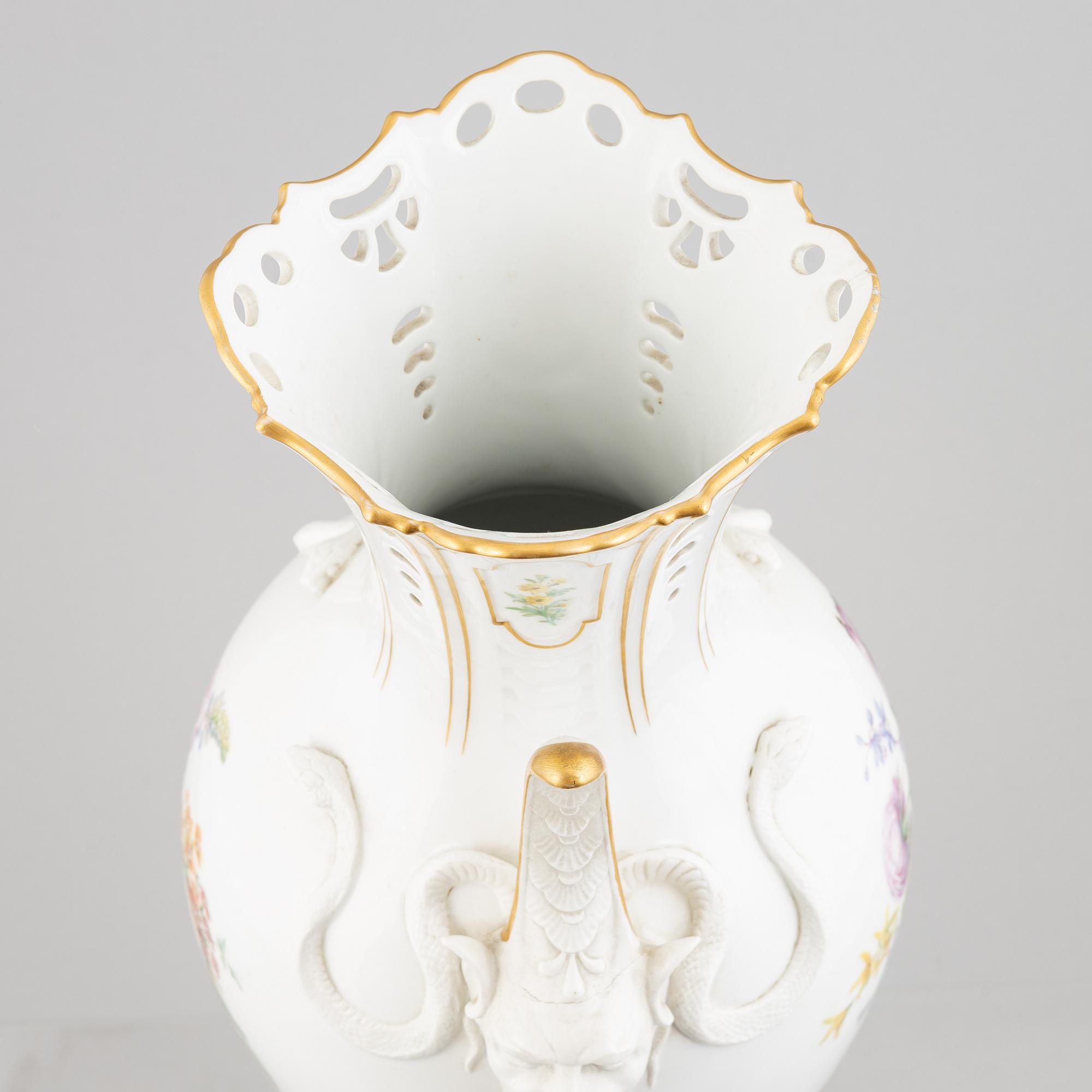 Royal Copenhagen, decorative vase, "Sachsisk Blomst", circa 1900.