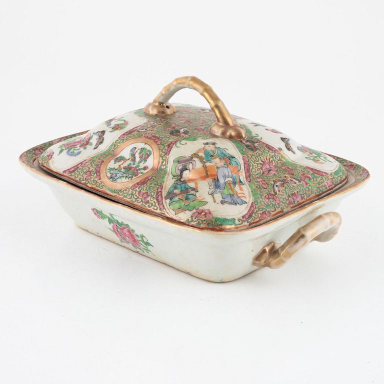 A Canton tureen with cover, 19th century.