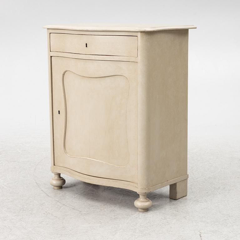 Cabinet, 20th century.