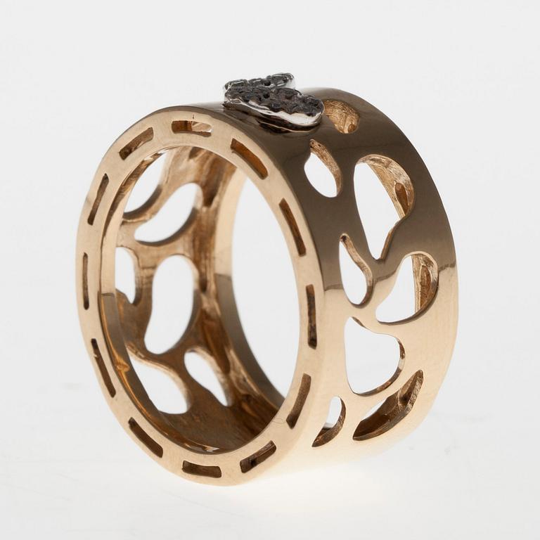 RING, 18K guld, 16 briljantslipade diamanter, Nanis, Italy, 1900-talets slut.