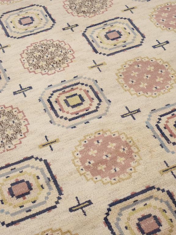 CARPET. "Blåringen". Knotted pile. 304 x 210 cm. Signed AB MMF.