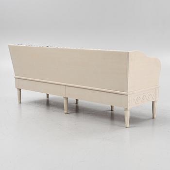 Trågsoffa, Gustaviansk stil, "Svensksund", ur IKEA:s 1700-talsserie, 1900-talets slut.