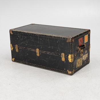 A trunk, 1920s/30s.