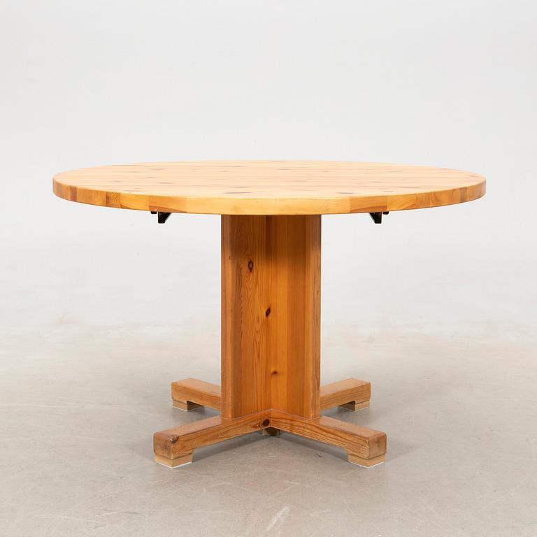 A pine dining table, 1970s.