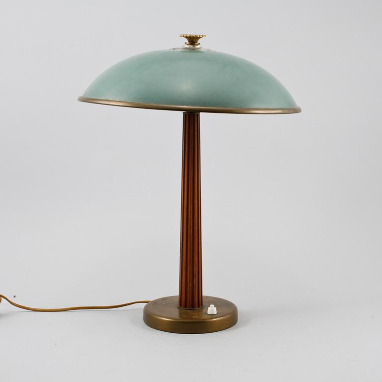 BORDSLAMPA, 1900-talets andra kvartal.