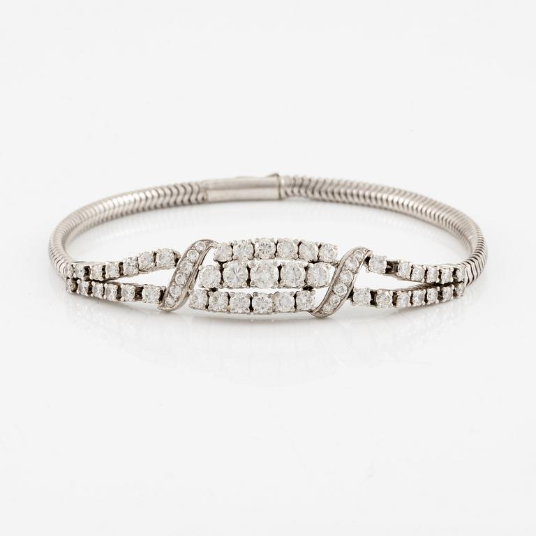 Bracelet, 18K white gold with brilliant-cut diamonds.