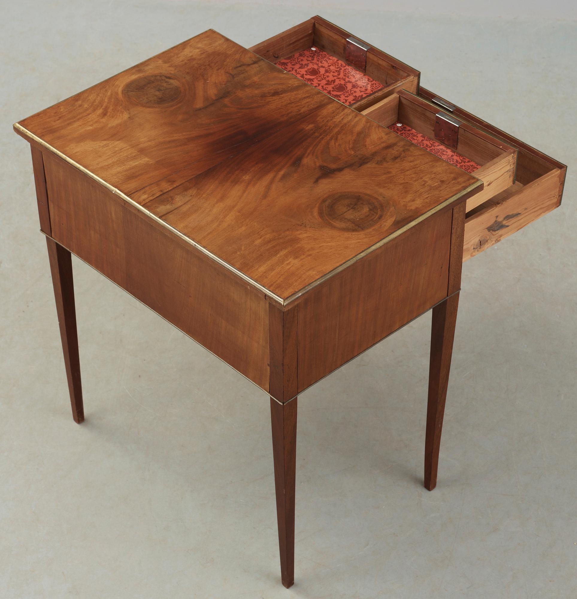 BORD, sengustaviansk stil, 1800-talets slut.