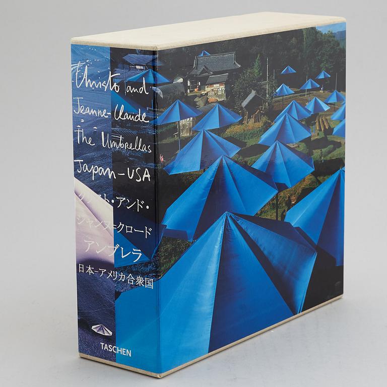 CHRISTO & JEANNE-CLAUDE, 2 volume book project with fabric application. Published in 1998.