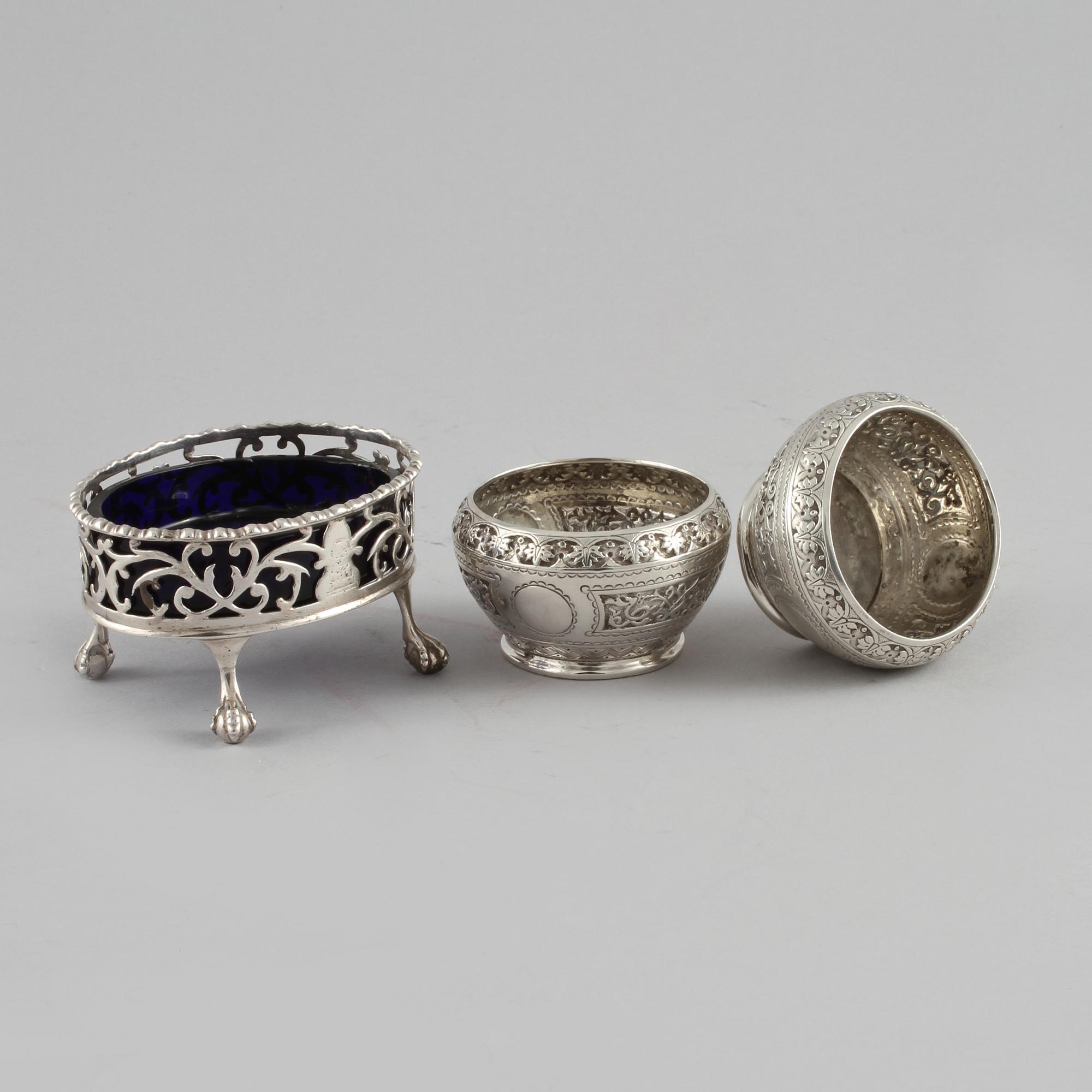 SALTKAR, 3 st, London, England, 1700 respektive 1800-tal, vikt (exklusive glasinsats) 145 gram.